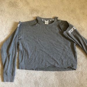 Shoulderless sweatshirt